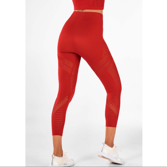 CLOSET CLEAROUT! NWOT Fabletics Leggings - Picture 2 of 5